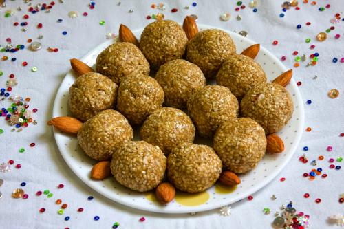 Til Ladoo (with Jaggery)