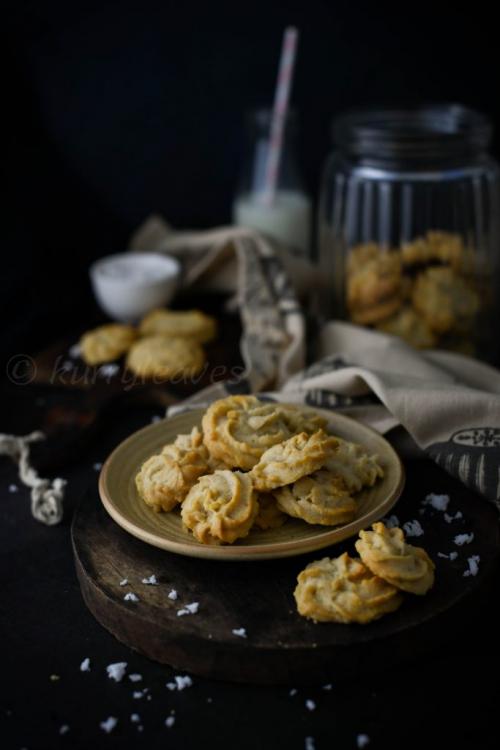 Eggless Wheat Coconut Cookies with cardamom and ginger